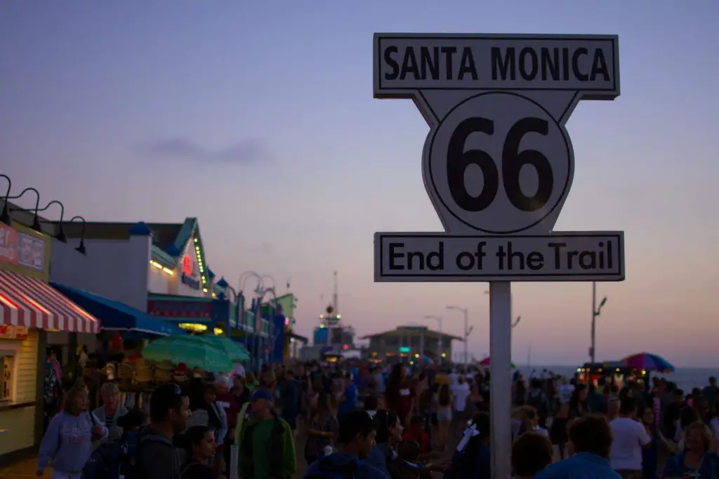 Santa Monica Pier Los Angeles: Der Berühmteste Rummelplatz Der Welt