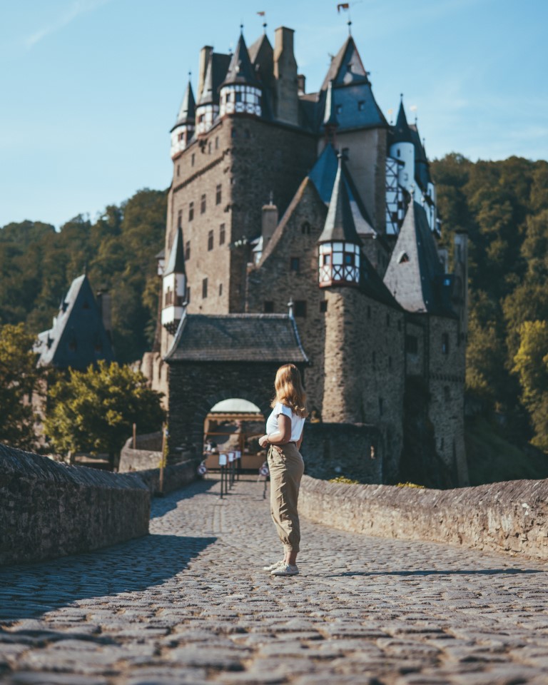 Burg Eltz im Sommer