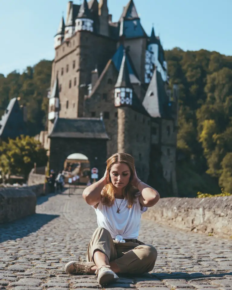 Burg Eltz im Sommer