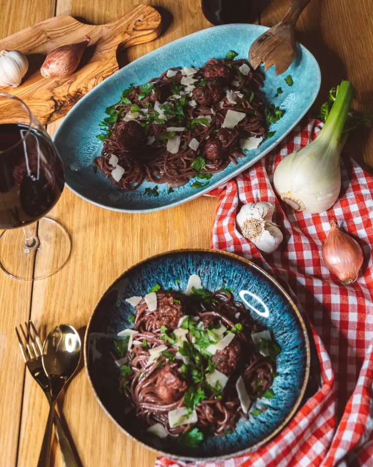 Besoffene Spaghetti mit Salsiccia und Fenchel