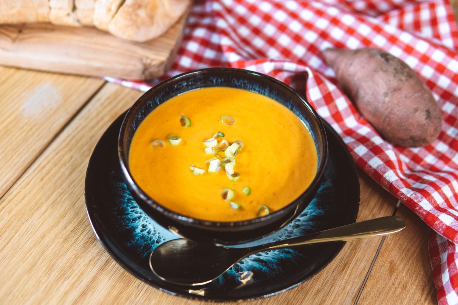 Karibische Süßkartoffelsuppe mit Kokosmilch