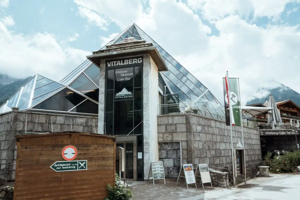 Tiroler Steinöl Museum