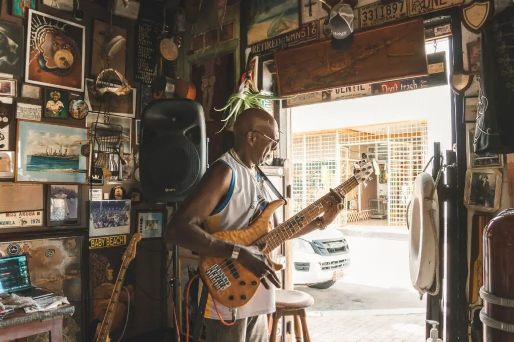 Charlies Bar San Nicolas